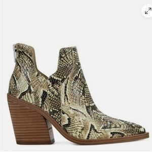 Vince Camuto Gannilla Western Python Snakeskin Leather Cutout Ankle Boots 7.5